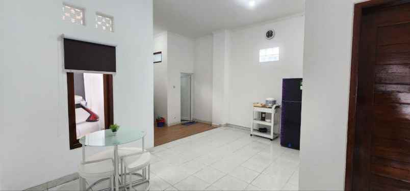 disewa rumah 2 lantai 3 kamar di denpasar full furnish