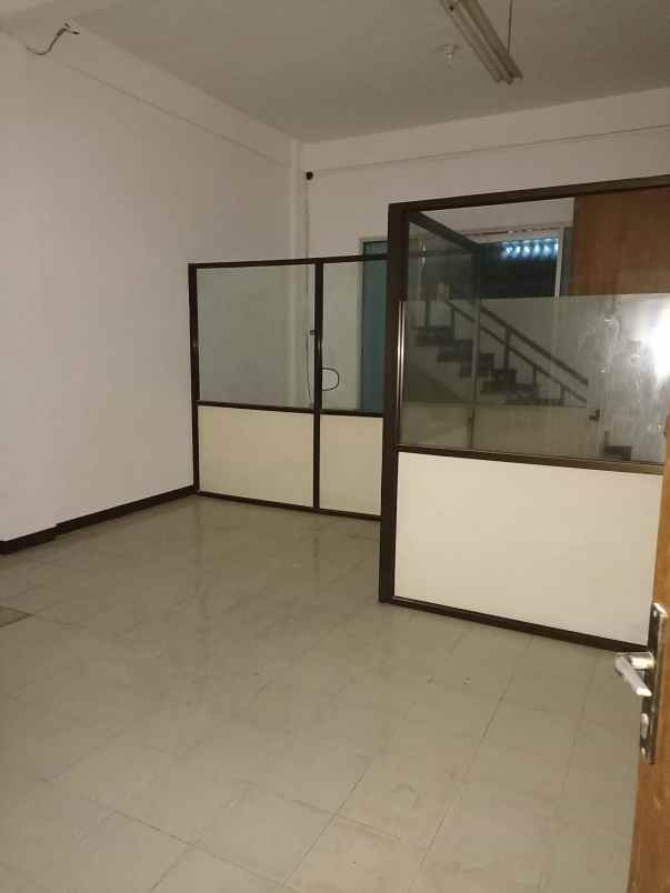 disewakan ruko gudang kantor jemursari