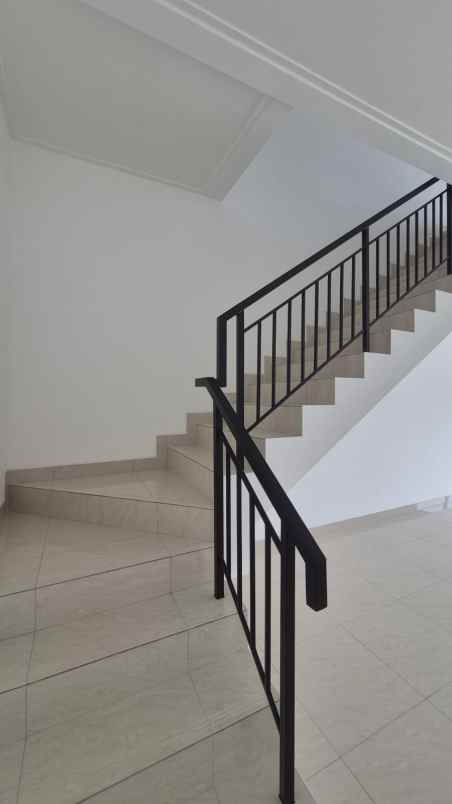 disewakan ruko gudang kantor ruko centeria square