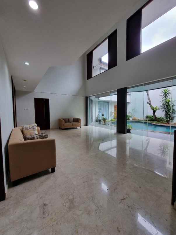 for rent 4br elegant house at kebayoran baru