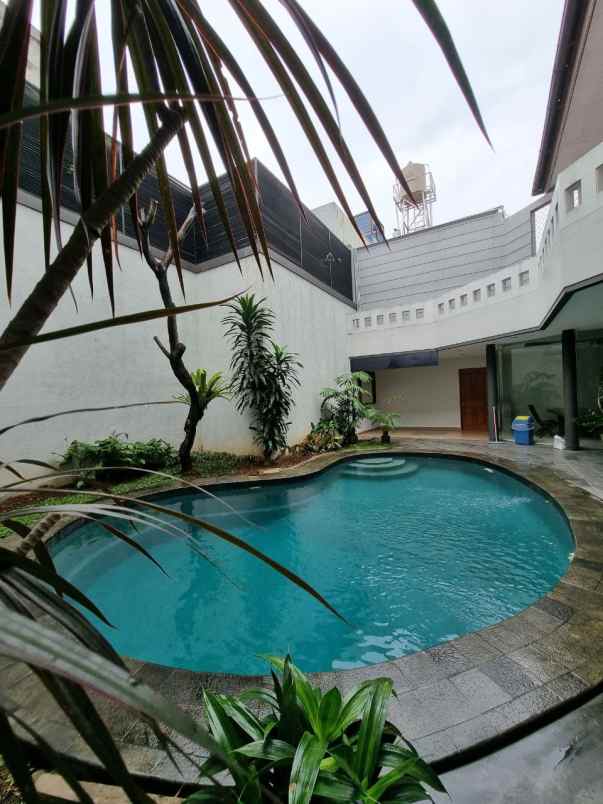 for rent 4br elegant house at kebayoran baru