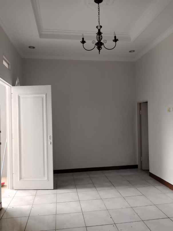 jual cepat rumah modern tanah luas legalitas shm