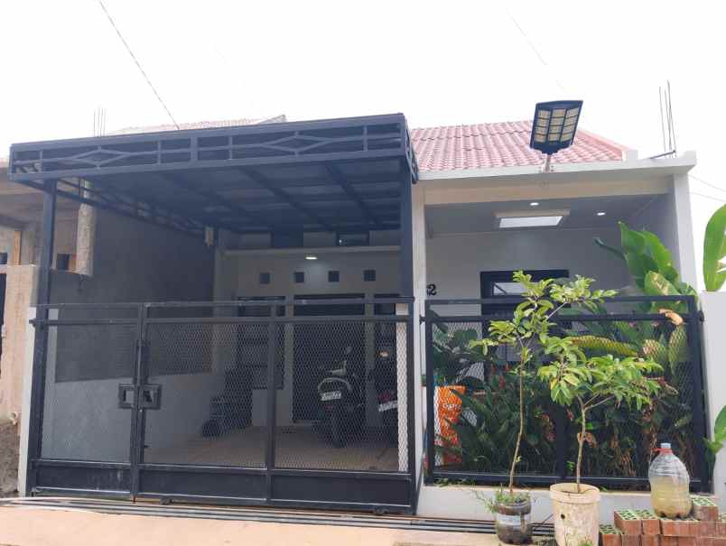 jual rumah keluarga 4 kamar tidur ujung berung