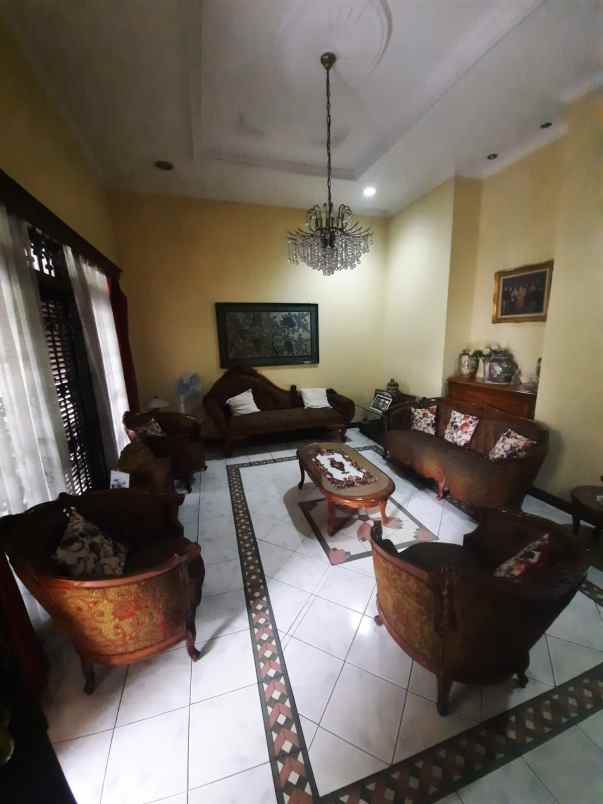 jual rumah mewah di kemanggisan