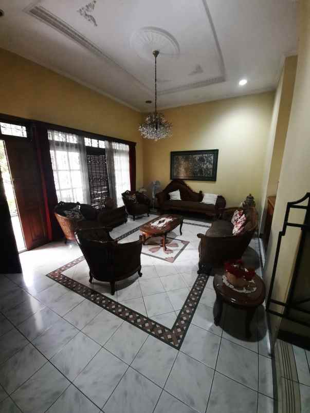 jual rumah mewah di kemanggisan