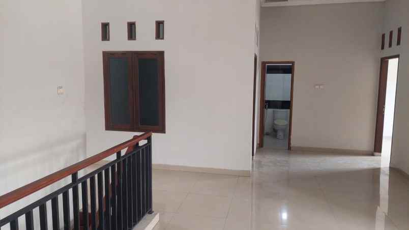 jual rumah mewah nan luas