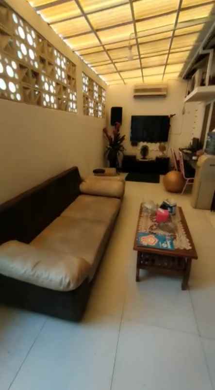 jual rumah second lokasi strategis di ciledug 1m an