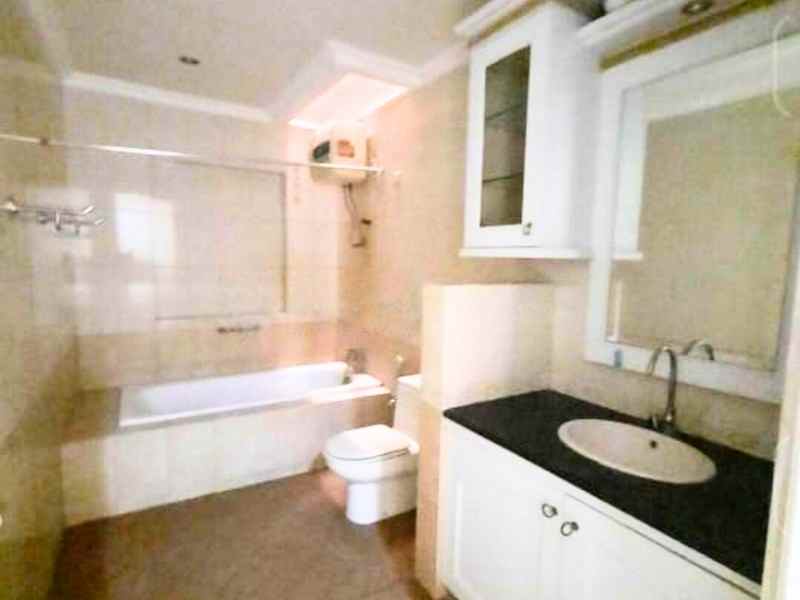 jual sewa rumah mewah shm di tenggilis surabaya