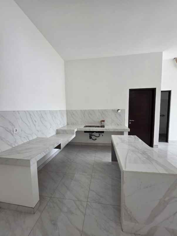 kesempatan langka gedung strategis padang sambian