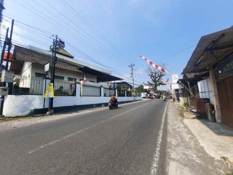 luas 215 m2 kawasan kost uii