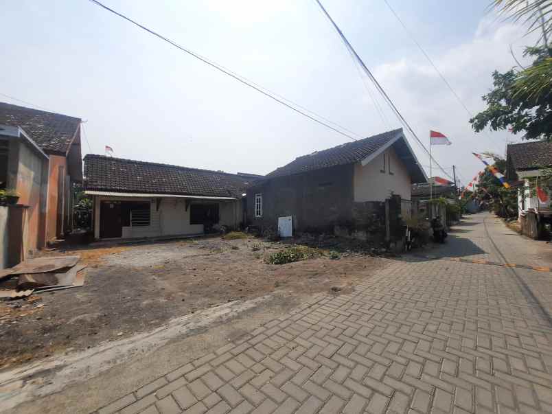 luas 215 m2 kawasan kost uii