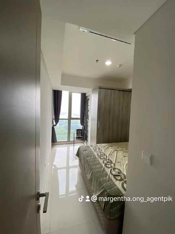 rugi apartemen gold coast pik honolulu hook furnish