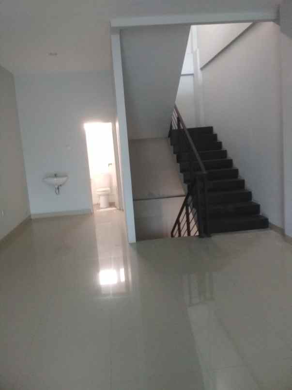 ruko baru jl kesehatan bintaro 3 lantai 180 jt thn