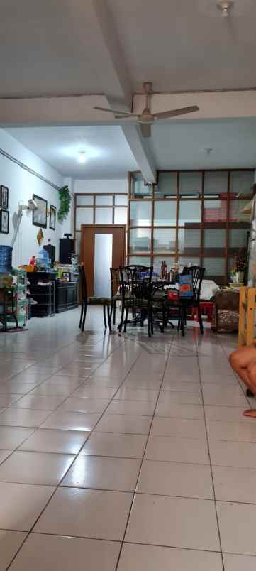 ruko lokasi sutorejo 4 lantai surabaya hadap selatan