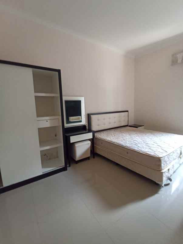 rumah 1 lantai sukolilo dian regency full furnish nego