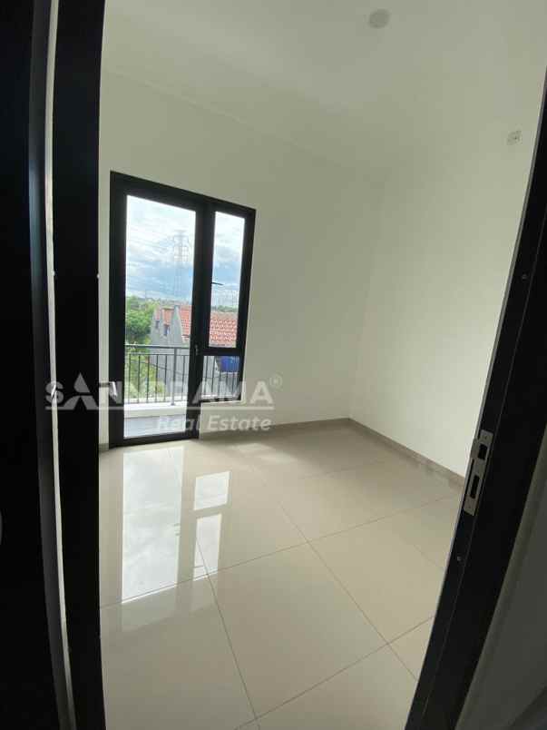 rumah 2 lantai dekat mall the park sawangan depok