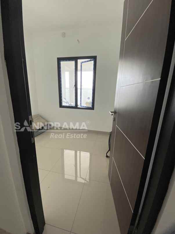 rumah 2 lantai dekat mall the park sawangan depok