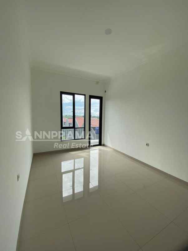 rumah 2 lantai dekat mall the park sawangan depok