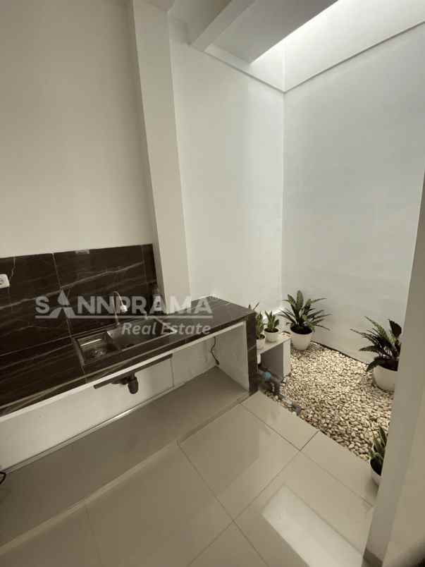 rumah 2 lantai dekat mall the park sawangan depok