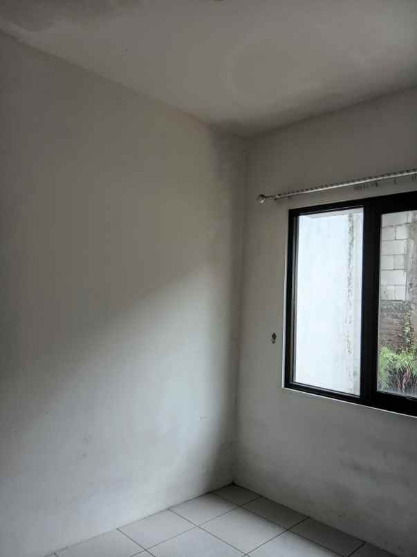 rumah 2 lantai di cilame one gate system