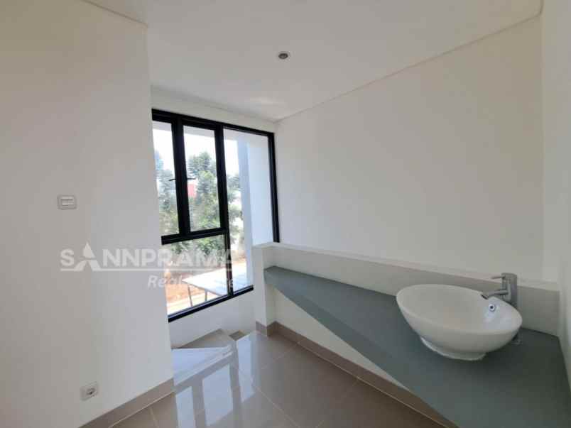 rumah 2 lantai minimalis di cluster dekat stasiun bima