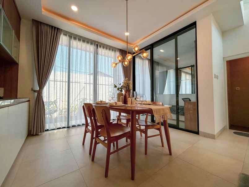 rumah 2 lantai minimalis modern di tengah kota bandung