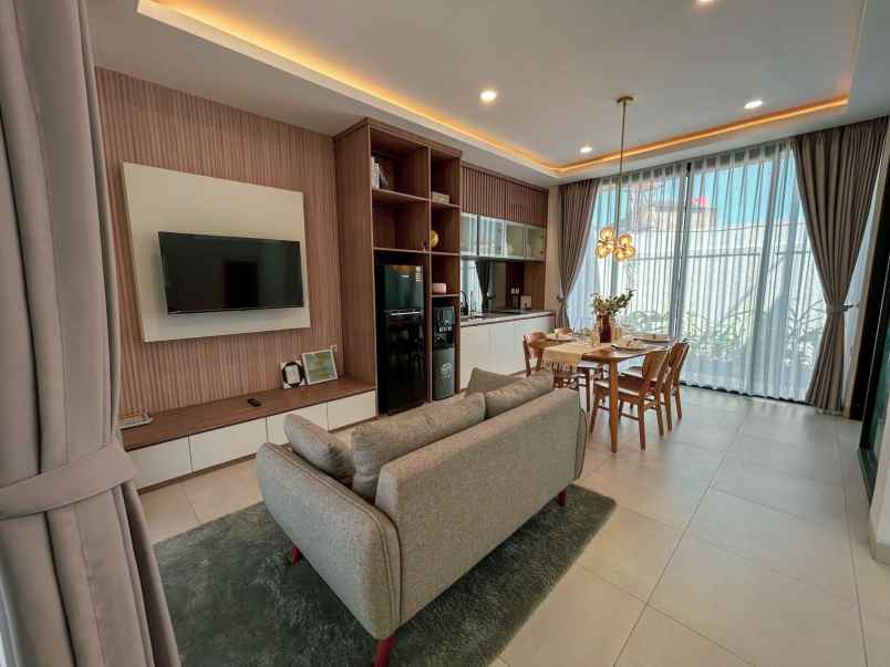 rumah 2 lantai minimalis modern di tengah kota bandung