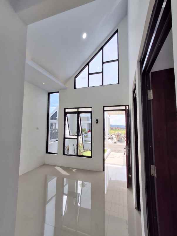 rumah 2 lantai scandinavian di zona wisata prambanan