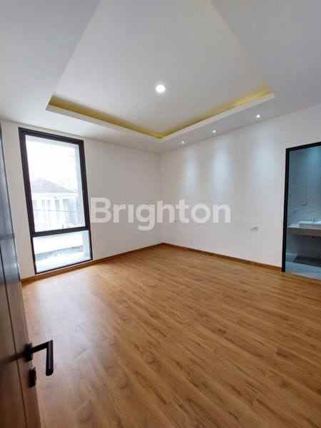 rumah 2 lantai siap huni seperti baru kalikepiting