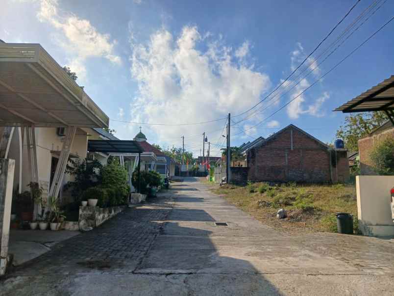 rumah 300 jutaan dekat lapangan kasihan bantul