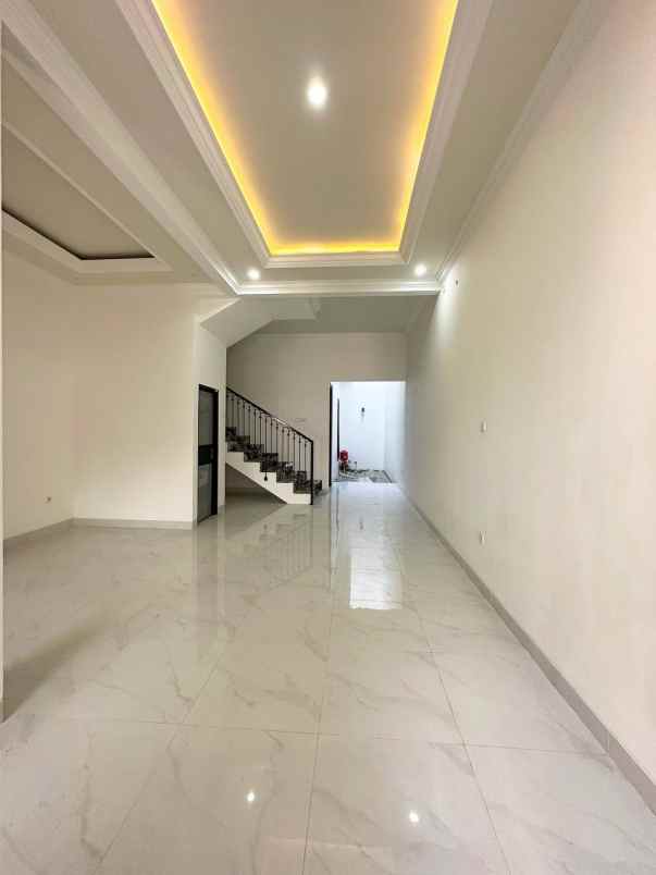 rumah baru 2 lantai pusat akses cipinang jakarta timur