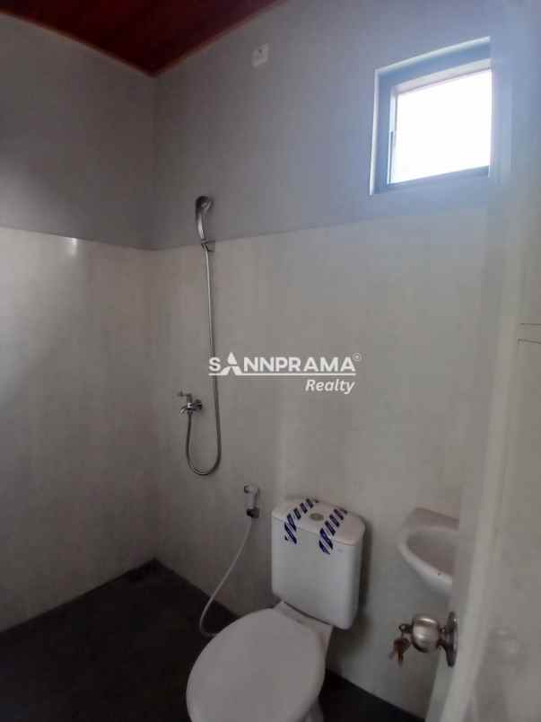 rumah baru 2 lantai siap huni di mampang depok