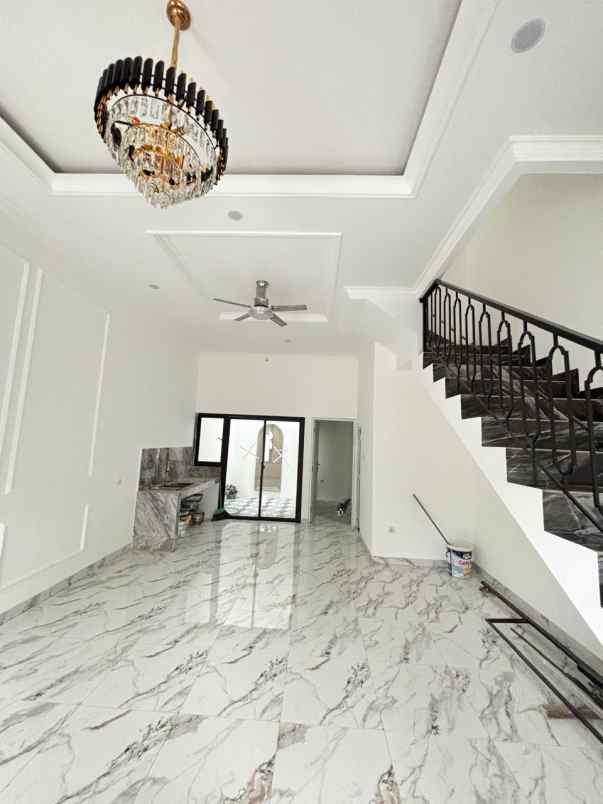 rumah baru american classic di ciledug tangerang