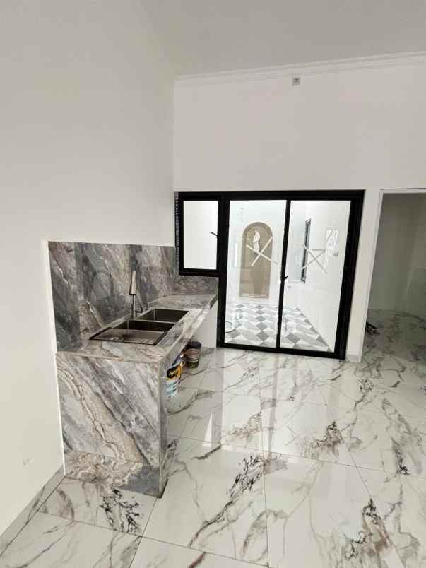 rumah baru american classic di ciledug tangerang