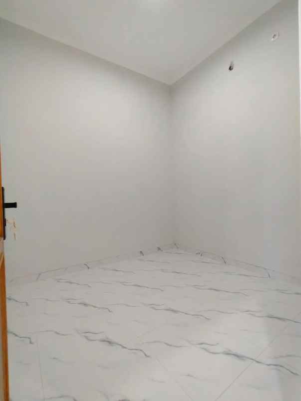 rumah baru klasik modern di setu cipayung jaktim