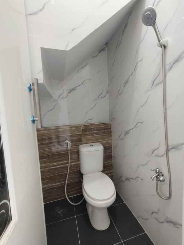 rumah baru klasik modern di setu cipayung jaktim