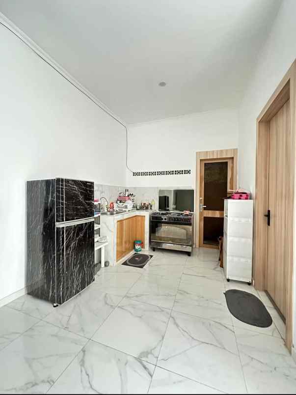 rumah baru shm jl rejosari tengah kota dekat dr cipto