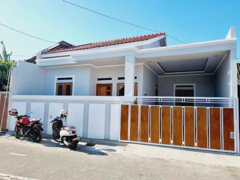 rumah baru siap huni dekat akfis colomadu