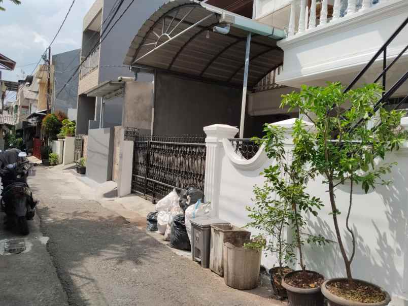 rumah baru weew bebas banjir di rawamangun