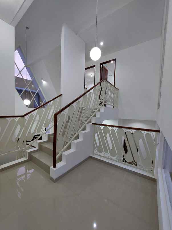 rumah cantik permata jingga kota malang