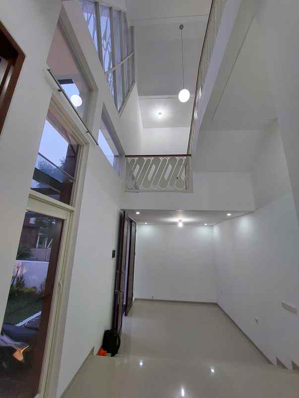 rumah cantik permata jingga kota malang