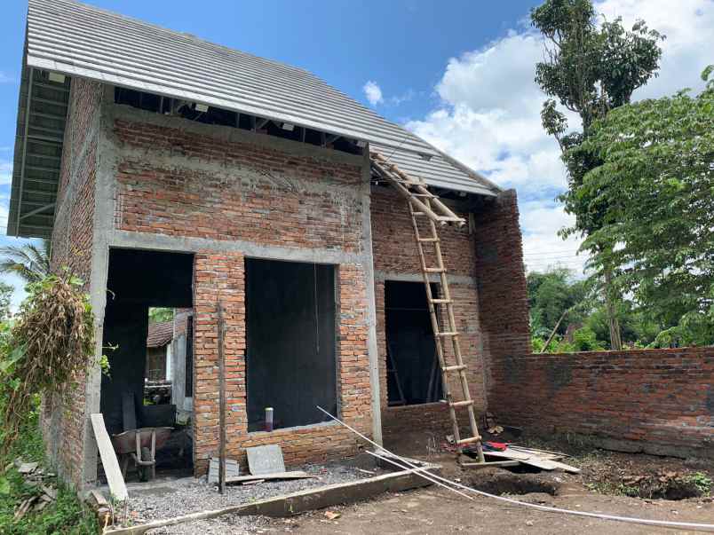 rumah cantik tanah luas di sleman