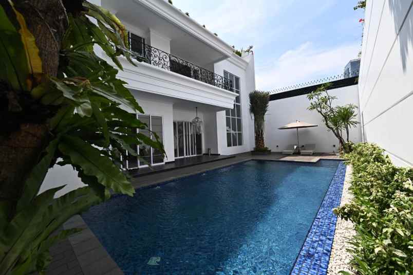 rumah classic mewah jakarta selatan