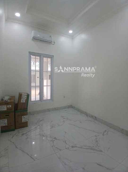 rumah cluster 2 lantai di cipedak jakarta selatan