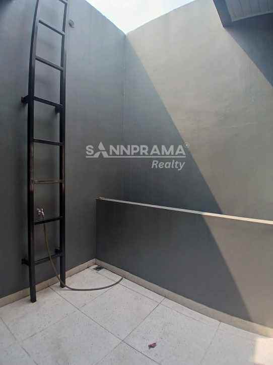 rumah cluster 2 lantai di cipedak jakarta selatan