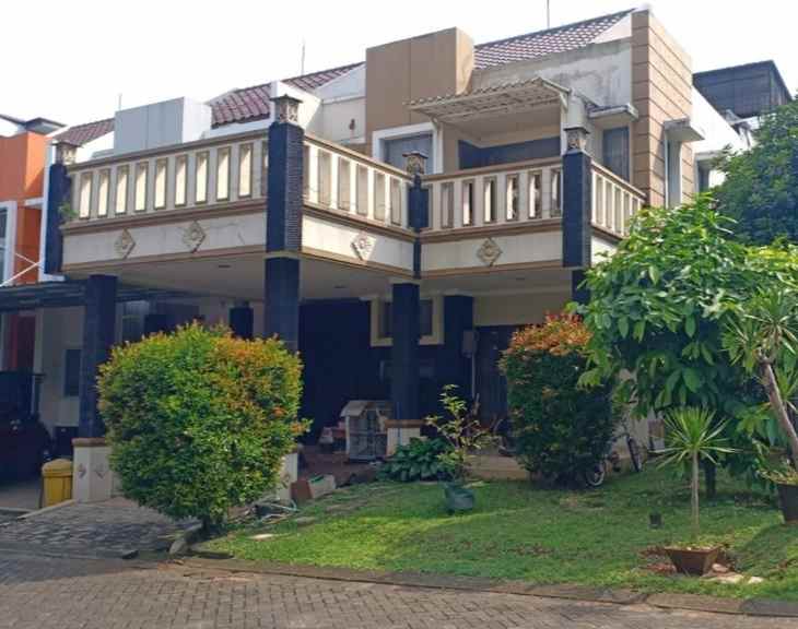 rumah dalam komplek rafles hills cibubur