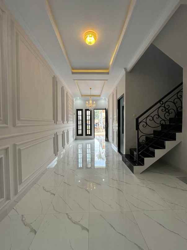 rumah di jaksel dekat jl andara raya tol brigif