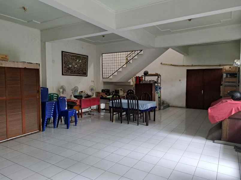 rumah di kutisari indah selatan