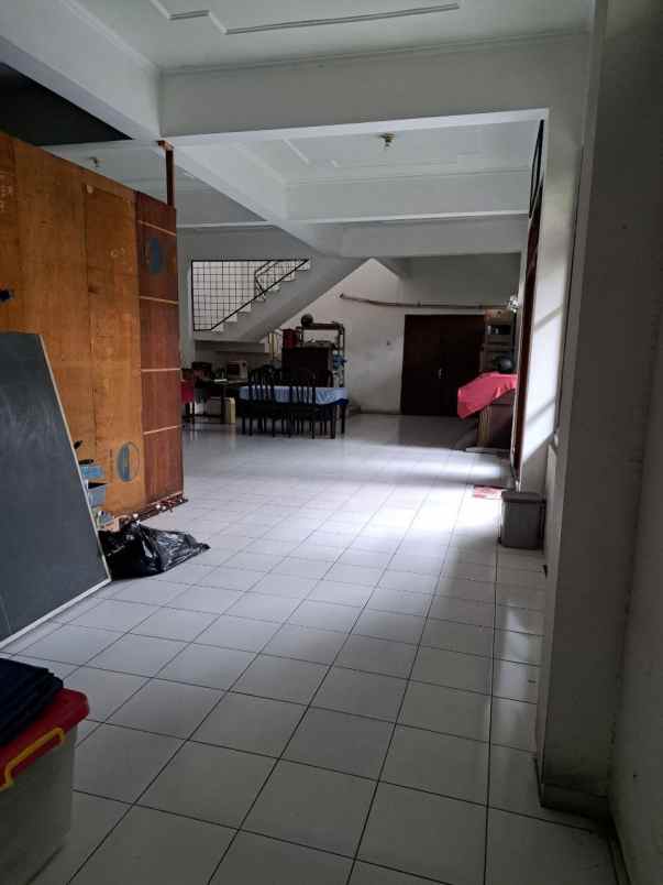 rumah di kutisari indah selatan