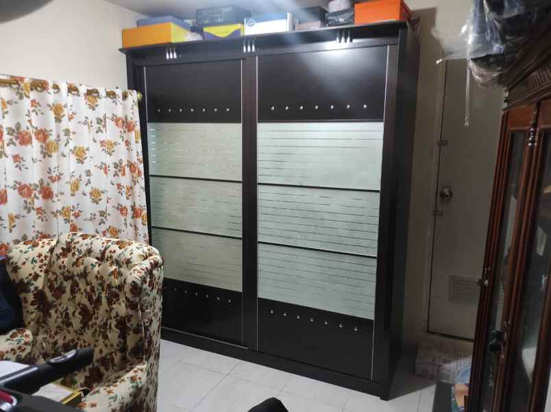 rumah dijual ada kontrakan 2 pintu pertukangan utara